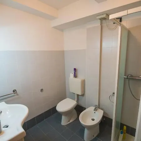 Anna Apartment *